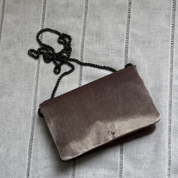 Street Level Velvet Lavender Crossbody/Clutch Bag. - Picture 3 of 13